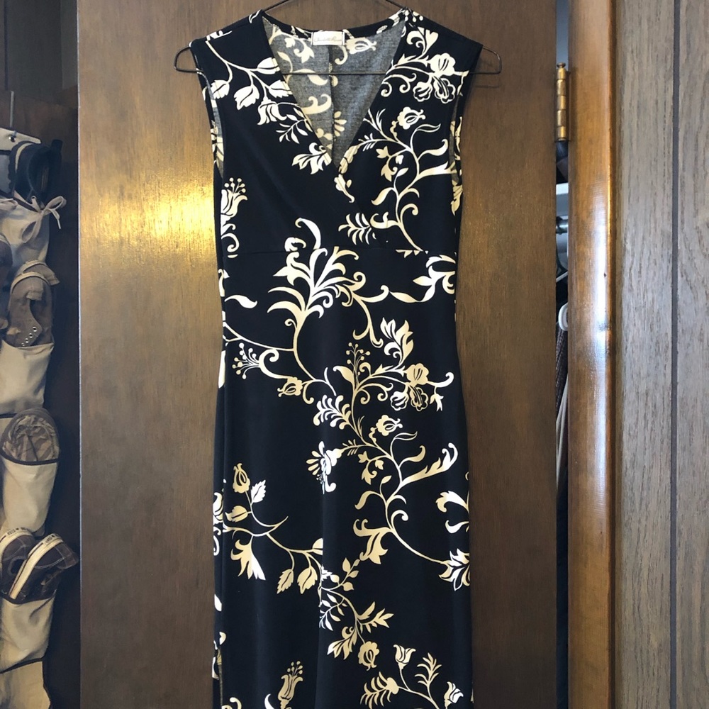 Black and white flower pattern dress